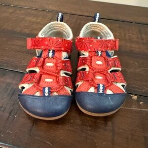 3 pairs of size 7 kids shoes- Keen sandals, loafers, & New Balance sneakers